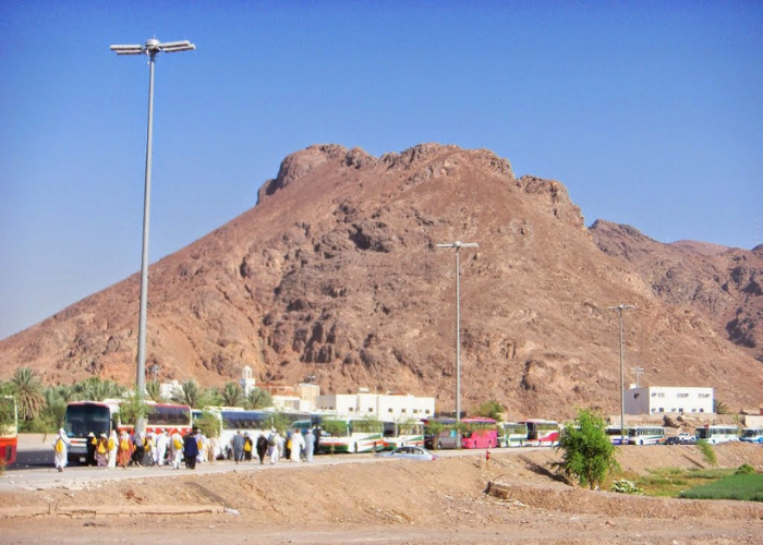 Jabal Uhud: Saksi Sejarah Perang dan Keteladanan Sahabat